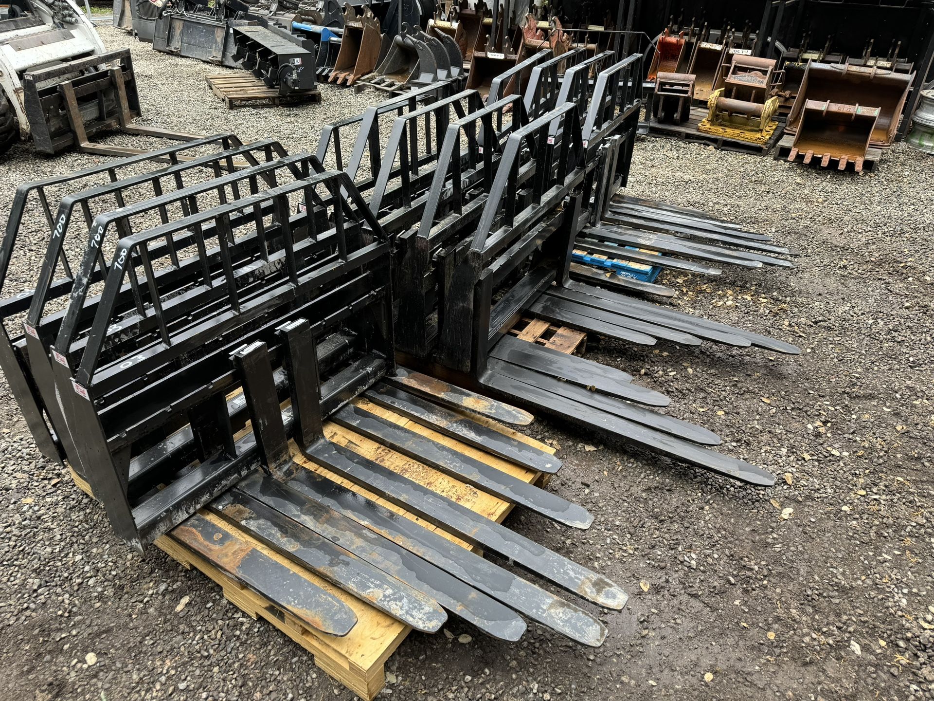 Skid Steer Pallet Fork Attachment Bobcat Caterpillar Kubota John Deere