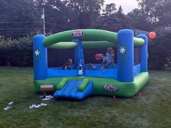 Blast Zone Inflatable Bounce House 10 x 10 ft.