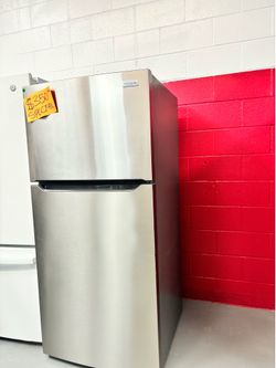 Frigidaire refrigerator top and bottom