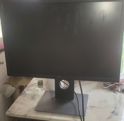 Dell Eronomic Monitor with adjustable height and cables