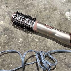 CONAIR INFINITIPRO Frizz Free 1 1/2-inch Hot Air Brush