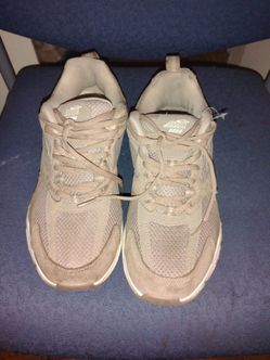 Avia shoes size 9