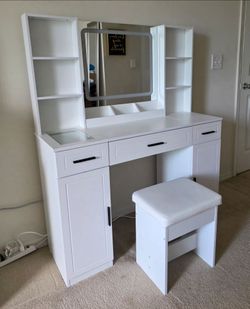 Hommpa Vanity Set including Stool