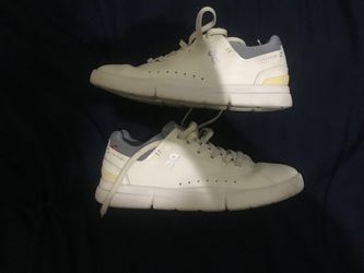 Women On Roger Advantage On Cloud Running Shoes