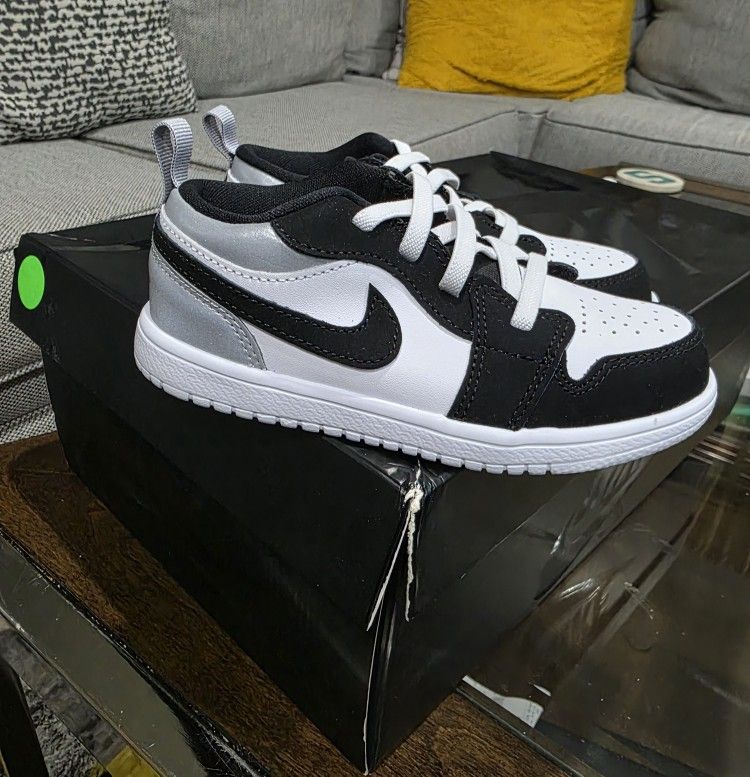 Nike Air Jordan 1 Low White/silver/black NWT