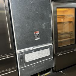 Sub Zero 36”Wide Panel Ready Bottom Freezer Refrigerator 