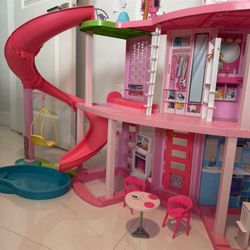 Barbie Dream House 