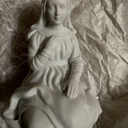 1982 Avon Virgin Mary Porcelain Nativity 