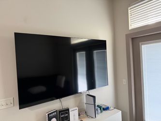 Large Flat Screen TV Wall Mounted
