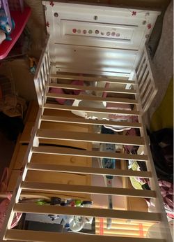 Toddler bed