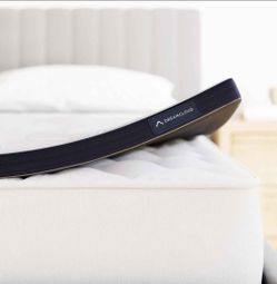 Like New! DreamCloud Soft 2in. Mattress Topper - Set of two Twin XLs/Split King - 2" Gel Memory Foam