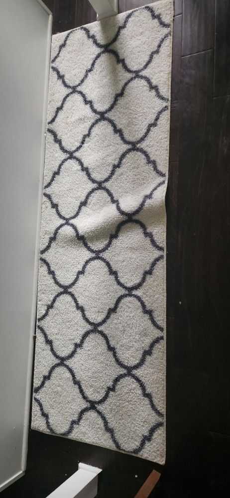 2 Small rug and matching runner