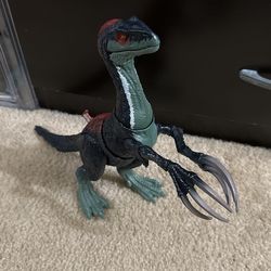 Black Friday Jurassic World Dominion Sound Slashin' Therizinosaurus Action Figure