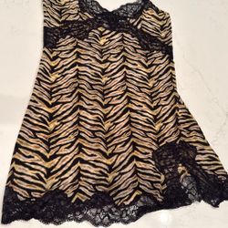 Victoria Secret Leopard Night Gown - Size Médium Brand New 