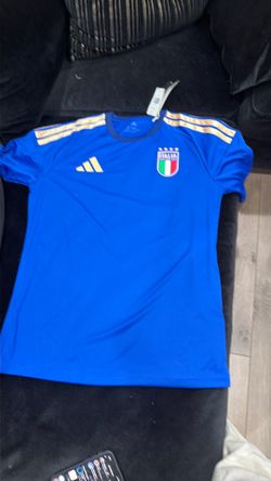 Italia shirt size medium 45 dollars