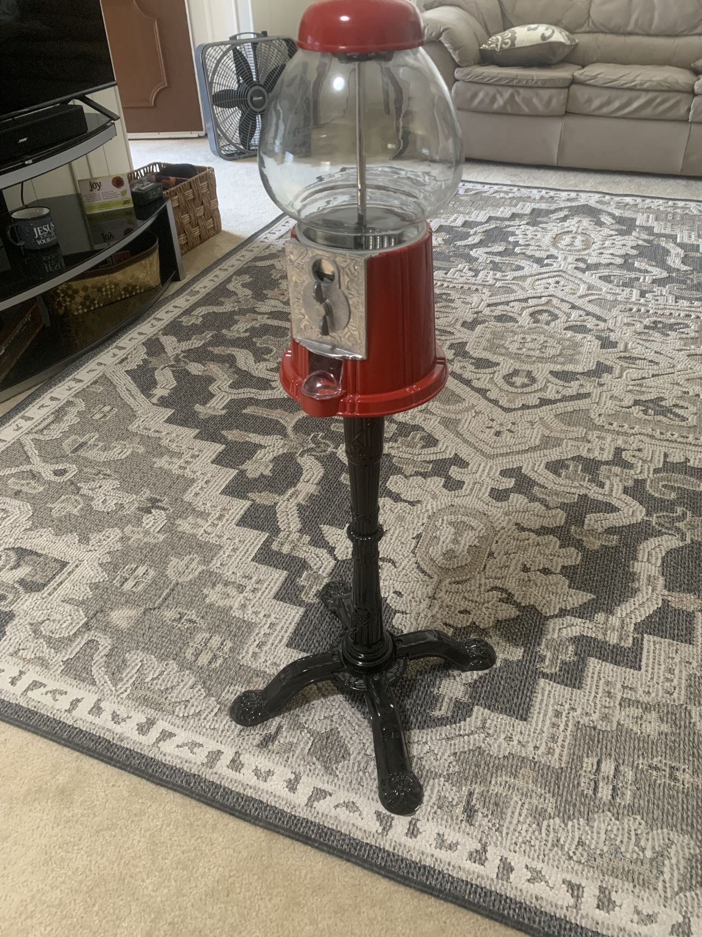 Gum-ball Machine (candy)