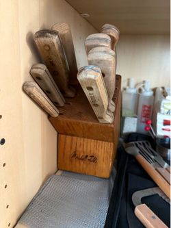 Marshall fields knife block with knifes