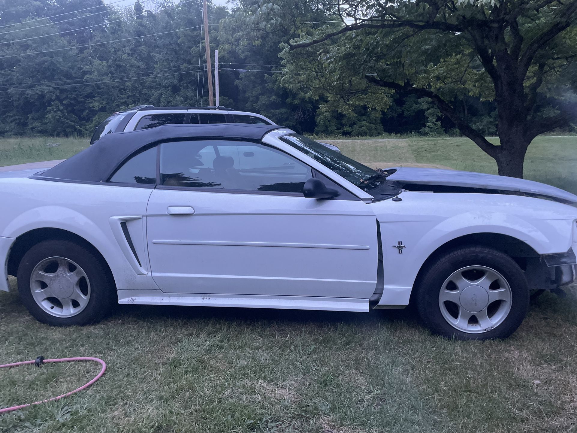 2000 Convertible Ford Mustang -PARTS ONLY