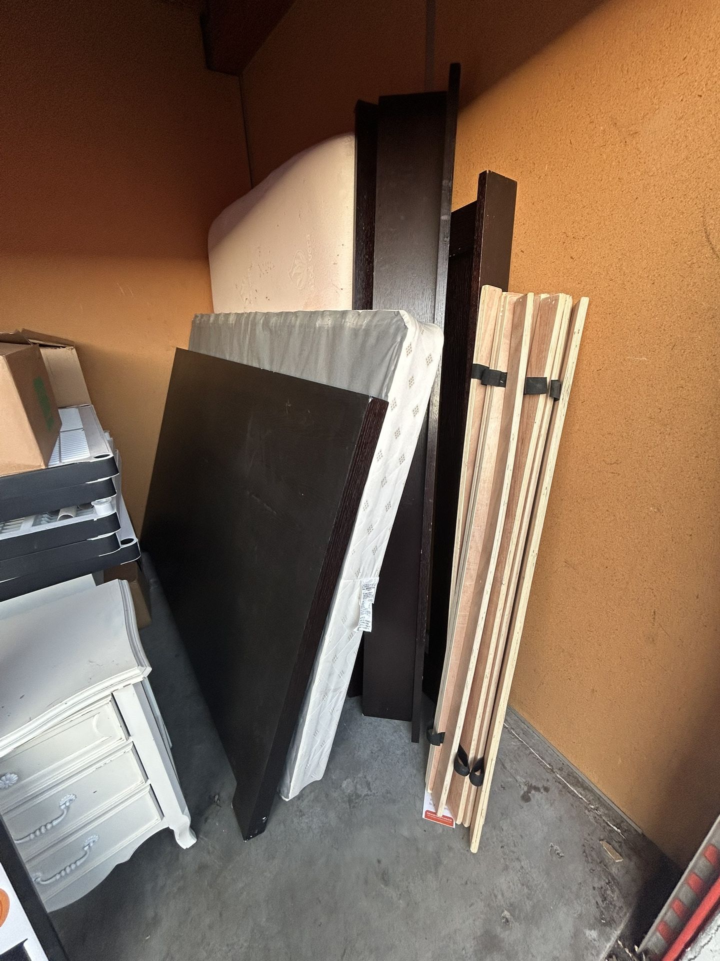 Queen Size Bed And Bed Frame