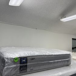 FULL SIZE SEALY POSTUREPEDIC (FIRM) MATTRESS & BOX SPRING BED SET