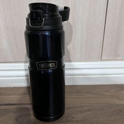 Thermos Keeps Drinks Hot Or Warm! Been Stored But It’s In Perfect Condition. Great For Work Traveling, Camping Etc. Pick Up Only In Torrance 