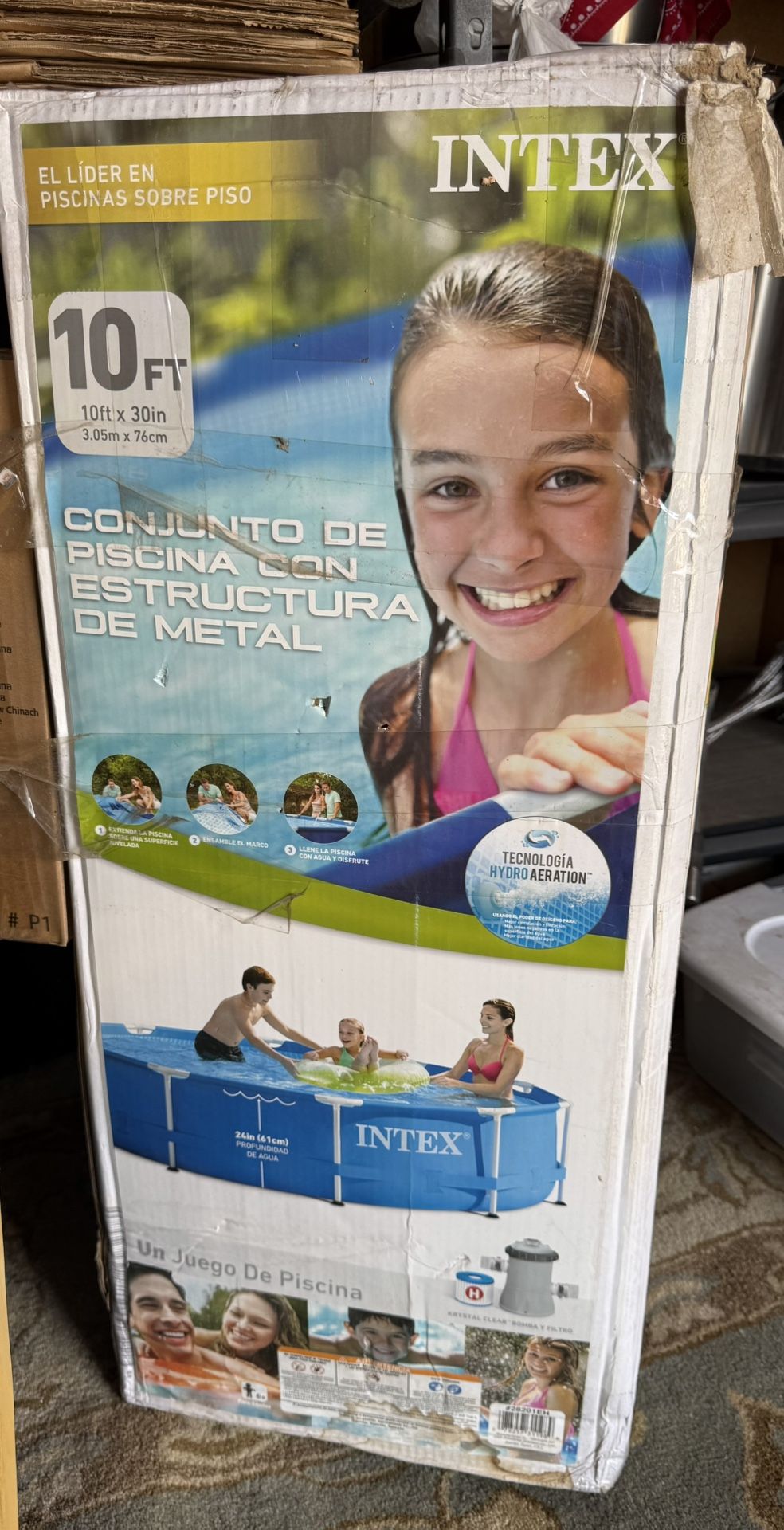 CONJUNTO DE PISCINA CON ESTRUCTURA DE METAL