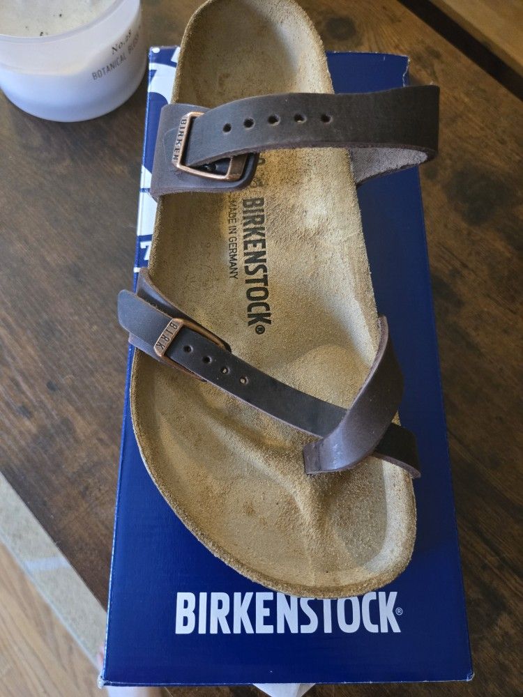 Mayari Birkenstock Size 9 Women