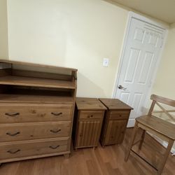 Bedroom set- 2 Nightstands, Multifunctional Dresser And High Hair