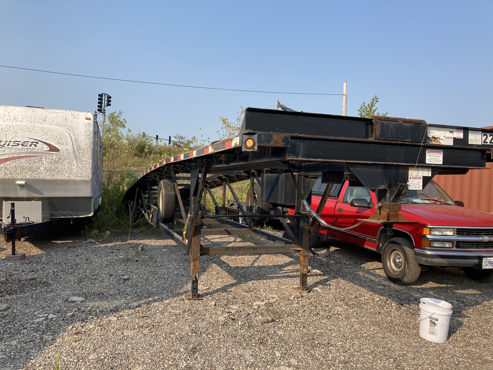 2016 Kaufman 3 car hauler trailer, in good condition, no cracks on the frame, new brakes and bearings,new tires. Ready to go on the road.