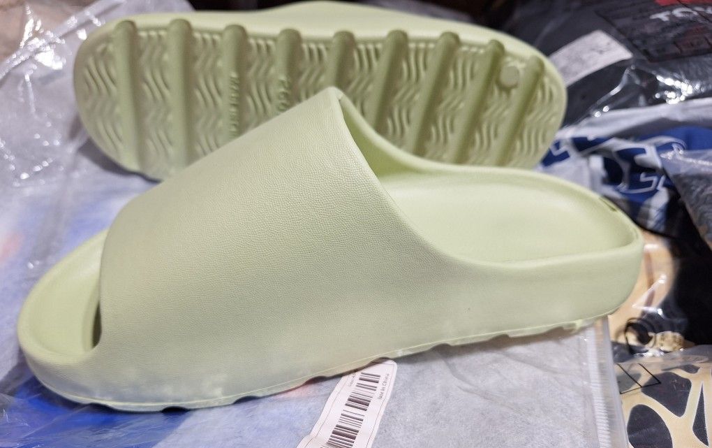 SLIDE SANDALS LIGHT GREEN NEW 