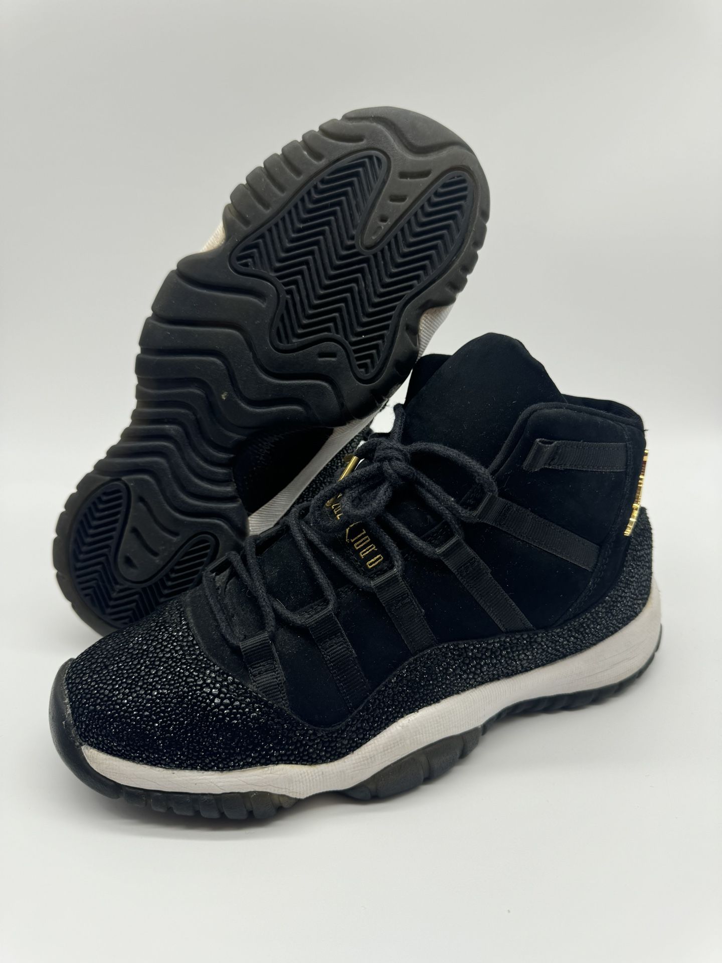 Nike Air Jordan XI 11 Heiress GS Black/Gold (852625-030) Youth 5Y | 6.5 Women’s