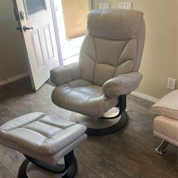 Leather recliner/swivel chairs 4 piece set