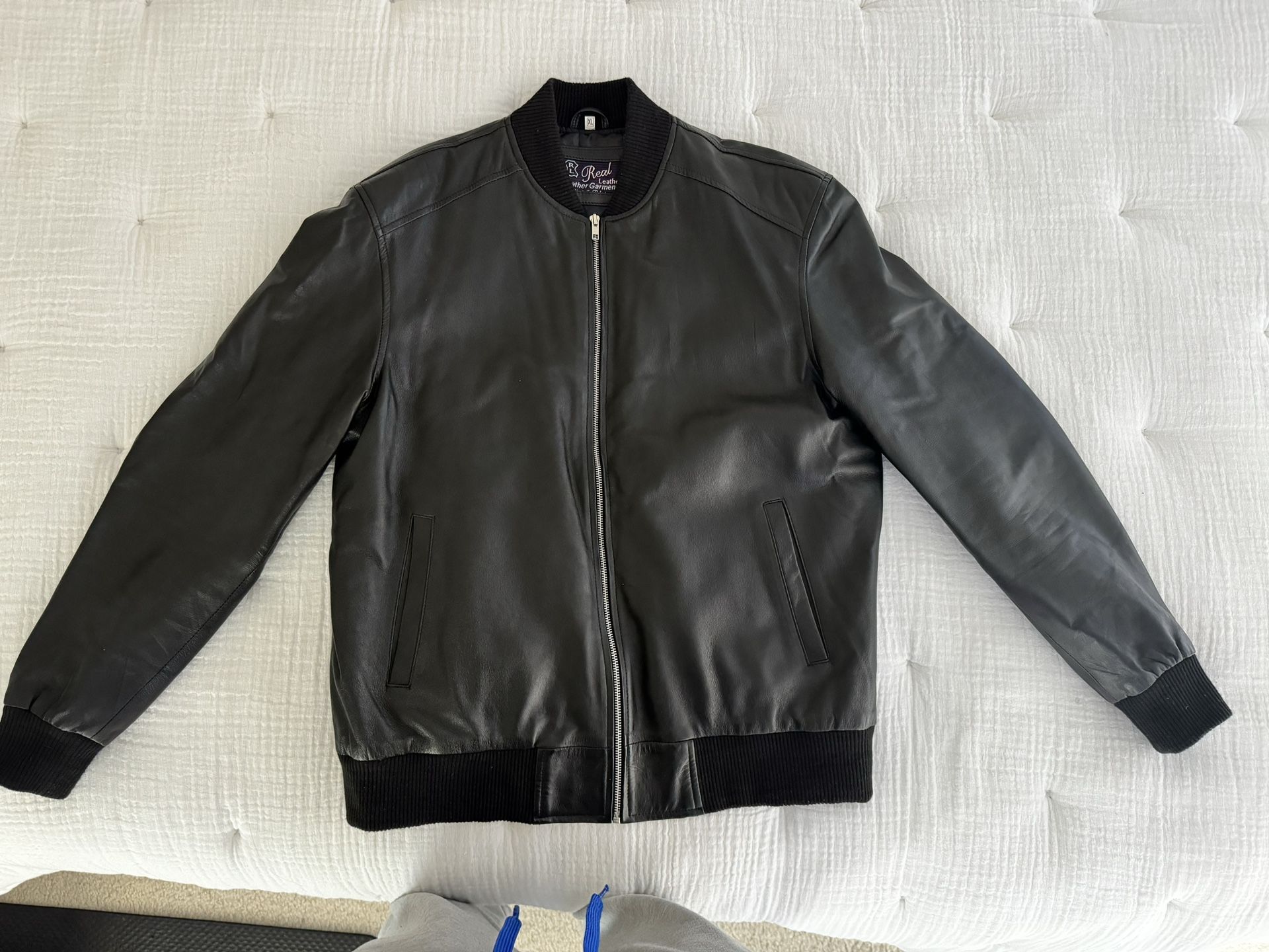 Men’s Leather Bomber Jacket XL