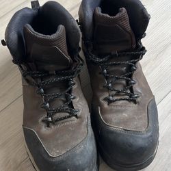 Size 18 New Balance Waterproof Boots