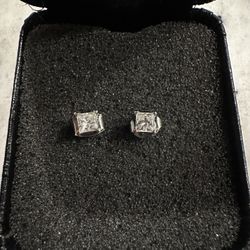 Diamond Earrings (0.5 Ct.)