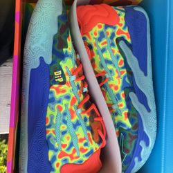 Tennis Shoes 