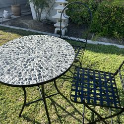 Bistro Table with 2 chairs