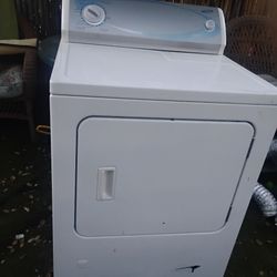 Gas Dryer. Older model. Works. LG capacity
