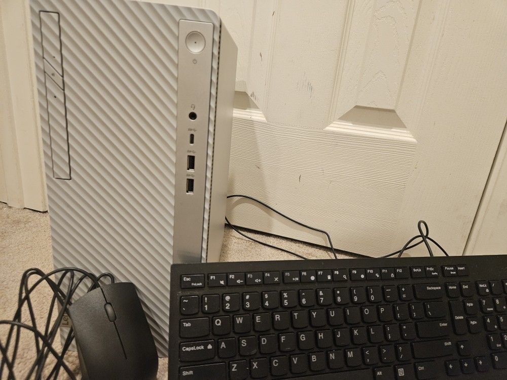 Lenovo IdeaCentre 5 Desktop With Mouse And Keyboard