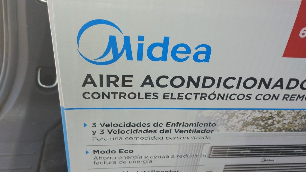 Midea 6000 BTU Air Conditioner 