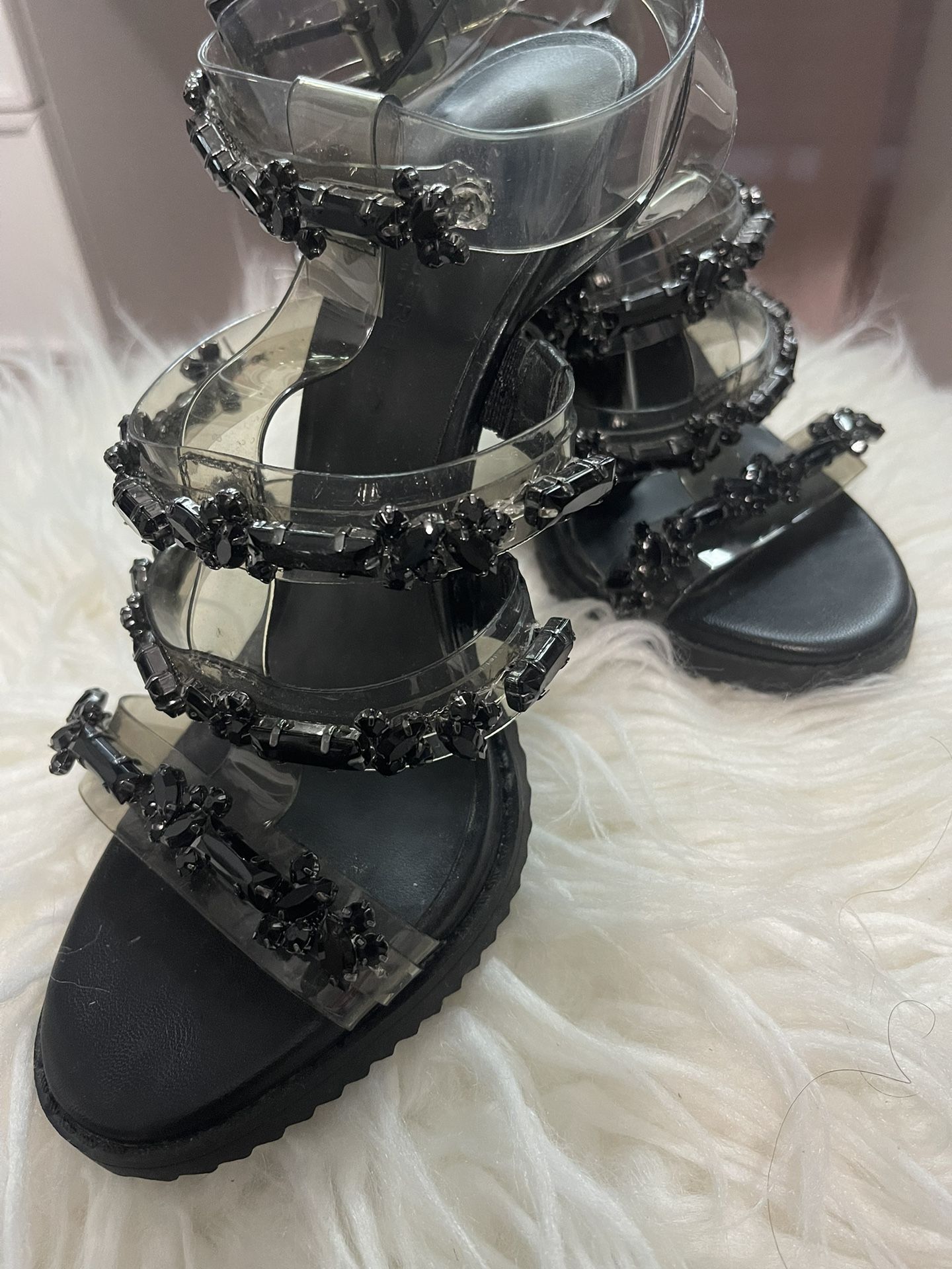 KARLLAGERFELD BLACK HEELS