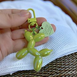 Balloon Dog Keychain Green 