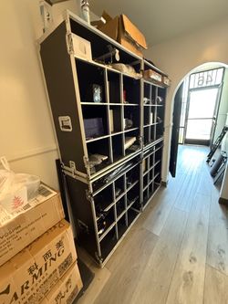 Professional Merchandising Road Cases – Stackable Vendor Display Cases