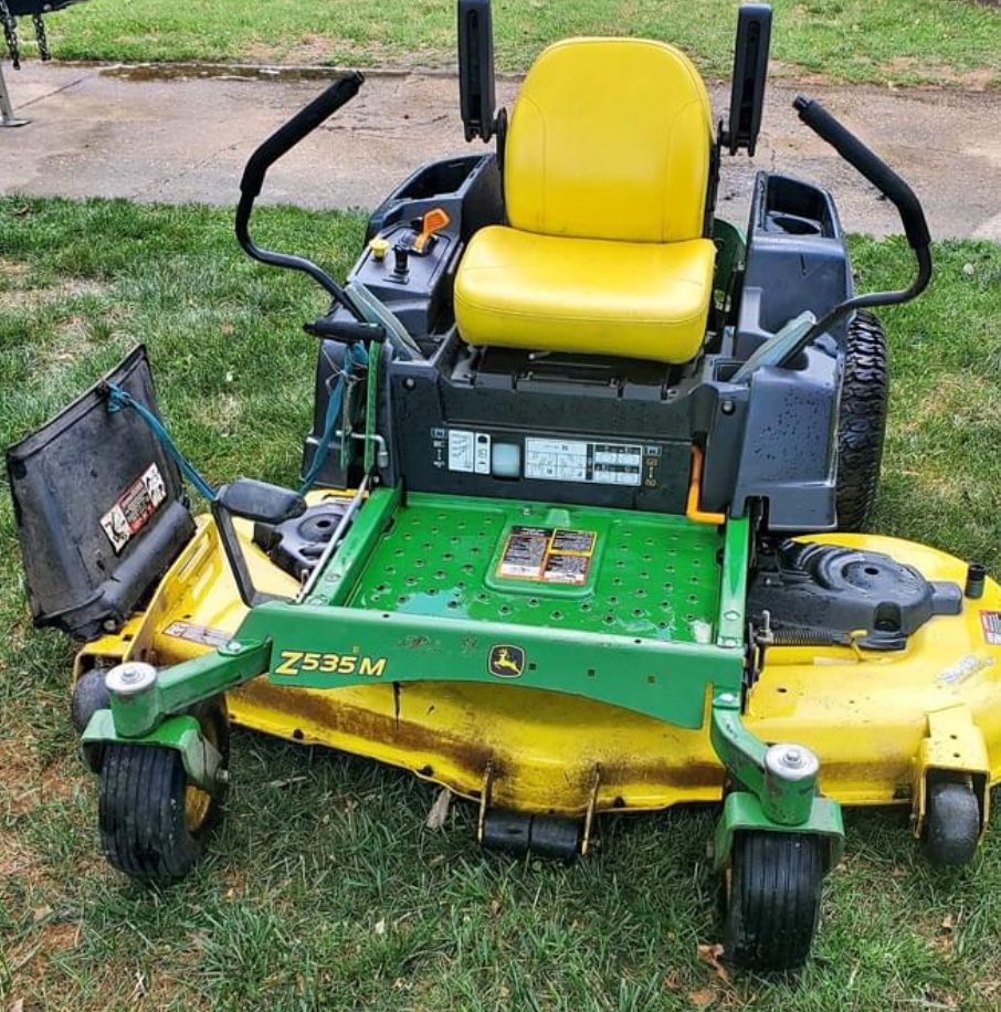 62” JOHN DEERE Z535M ZERO TURN MOWER