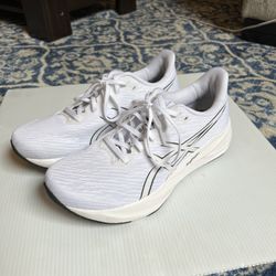 ASICS Versablast 4 size 9