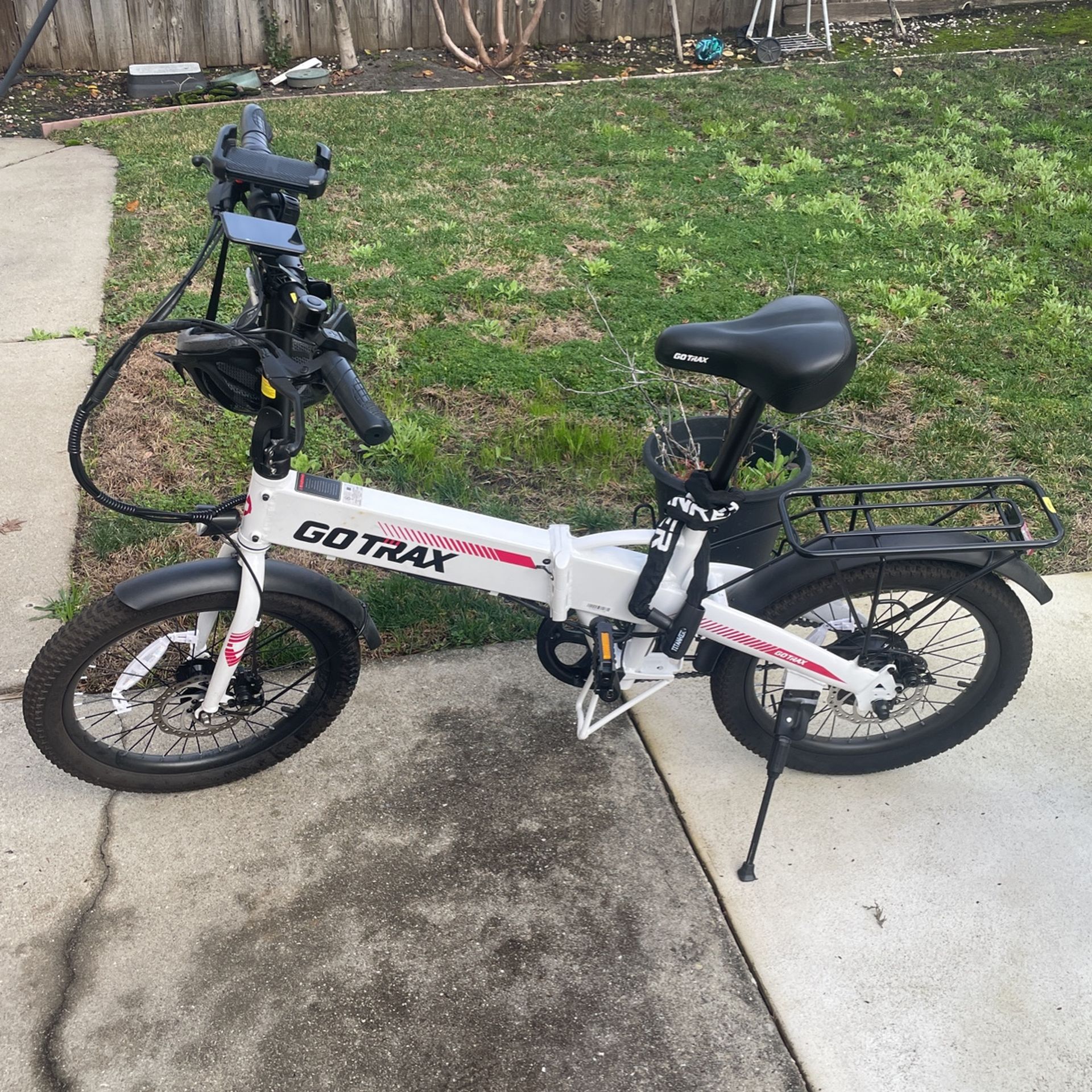 Ebike Gotrax 20" Folding Electric Bike with bike accessories