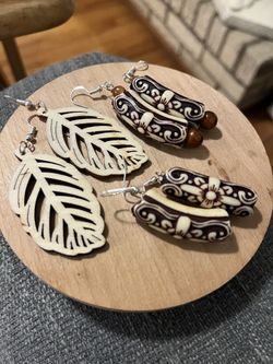 Handmade earrings leaf , hippie style. 4.50 each