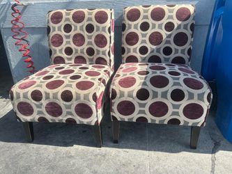 Set of 2 Modern Accent Chairs – Great Condition