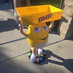 M&-M Yellow Candy Large Life Size Plastic Character Display W/ Storage Tray Roll