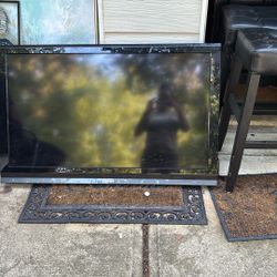 Toshiba Flat Screen 46’ TV